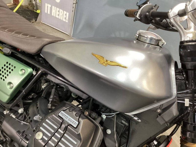 2021 Moto Guzzi V9 Bobber Centenario E5