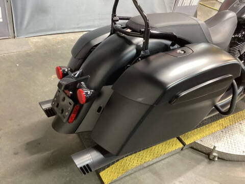 2020 Indian Springfield Dark Horse&#