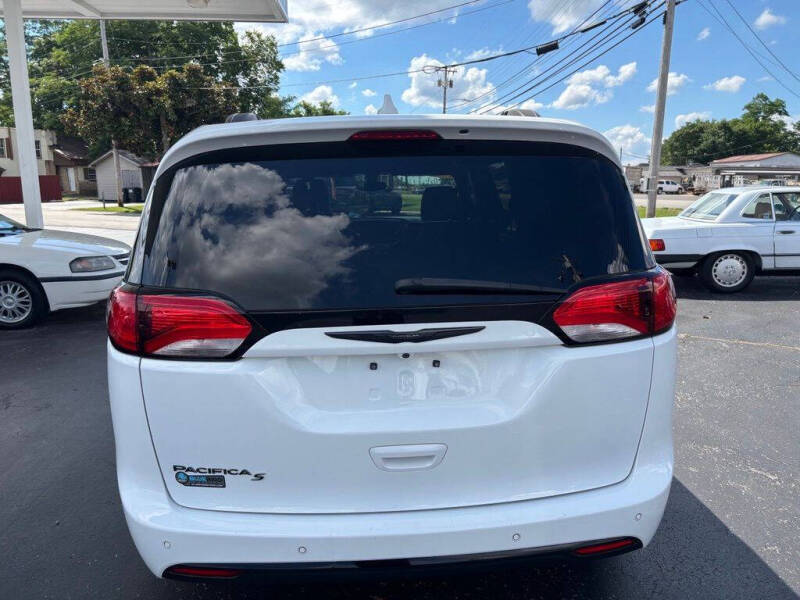 2020 Chrysler Pacifica Touring L