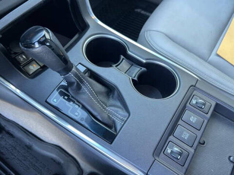 2017 Toyota Camry Hybrid