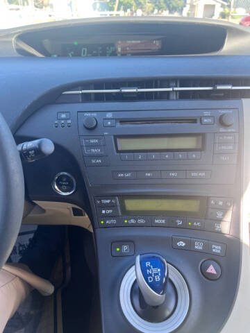 2011 Toyota Prius Two