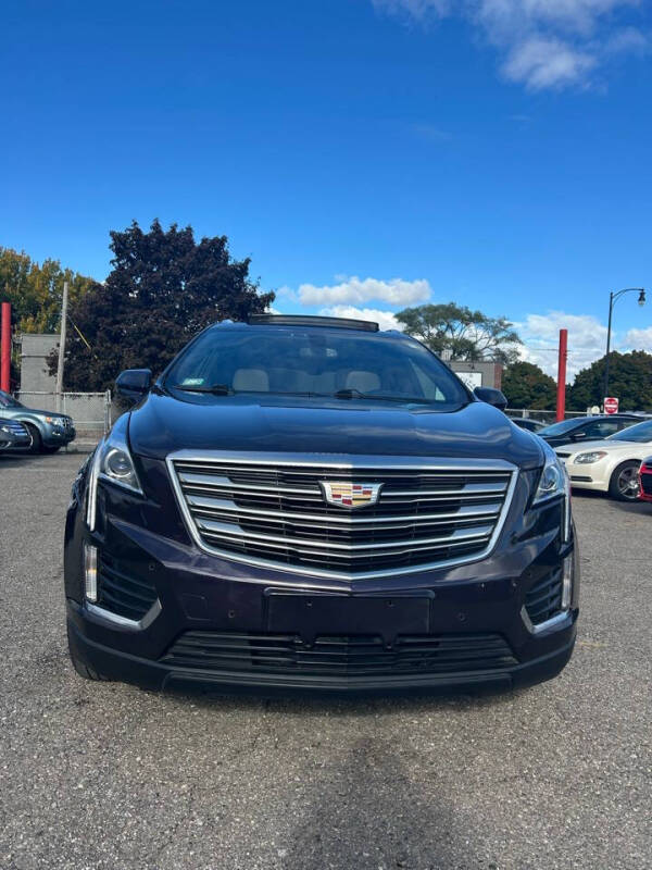 2018 Cadillac XT5 Luxury photo 2