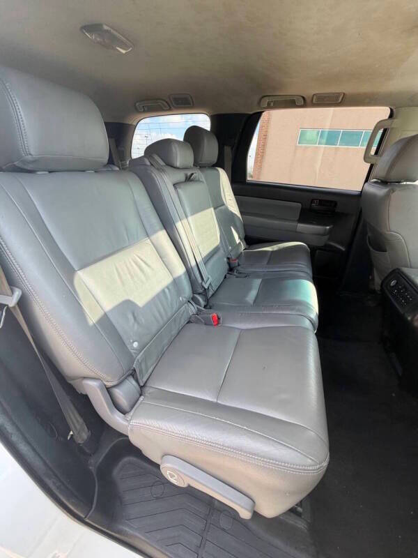 2012 Toyota Sequoia SR5