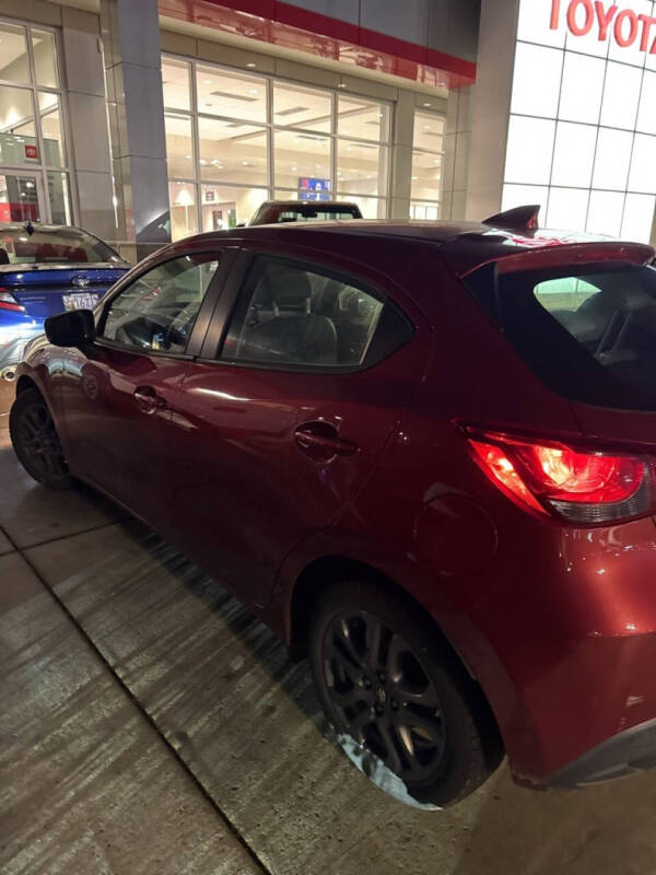 2020 Toyota Yaris Hatchback XLE