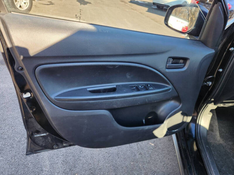 2024 Mitsubishi Mirage ES