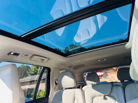 2016 Volvo XC90 T6 Momentum