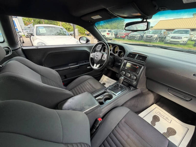 2014 Dodge Challenger SXT