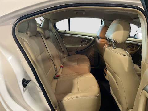 2018 Ford Taurus SEL