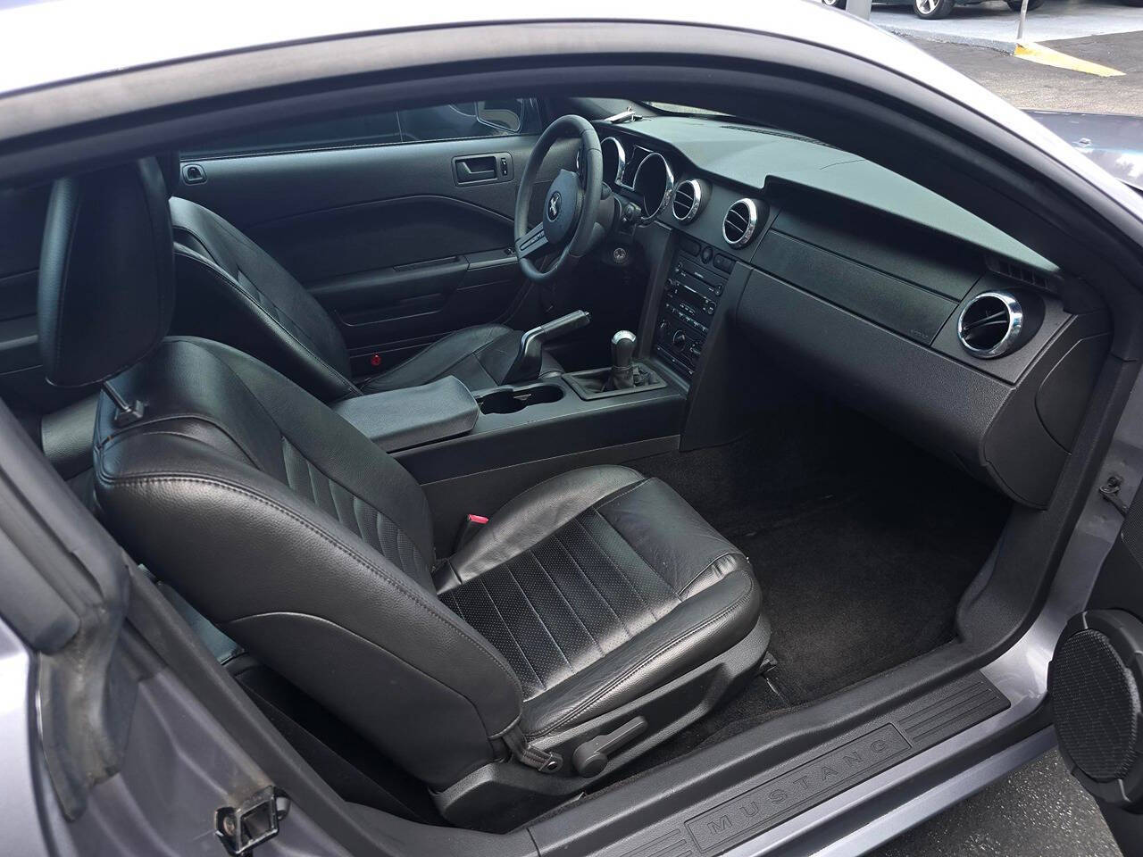 2006 Ford Mustang 15