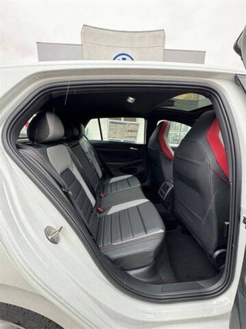 2024 Volkswagen Golf GTI SE