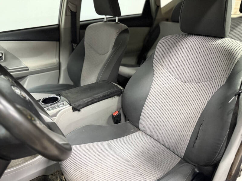 2015 Toyota Prius v Three