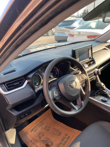 2022 Toyota RAV4 Hybrid LE