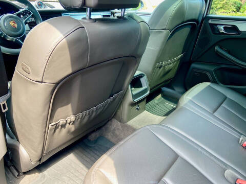 2015 Porsche Macan Turbo