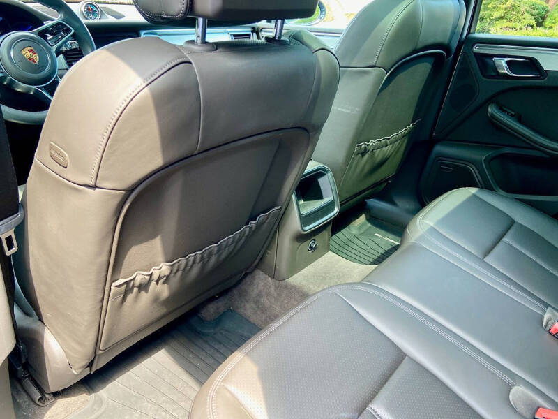 2015 Porsche Macan Turbo