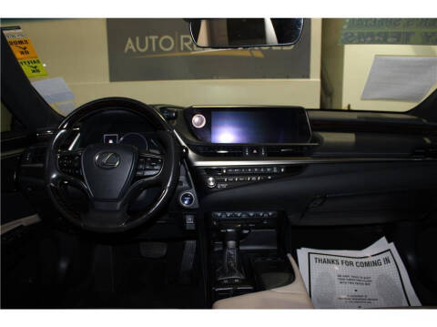 2021 Lexus ES 300h Luxury