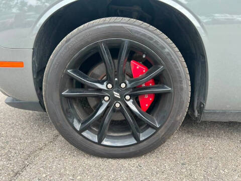 2018 Dodge Challenger SXT Plus