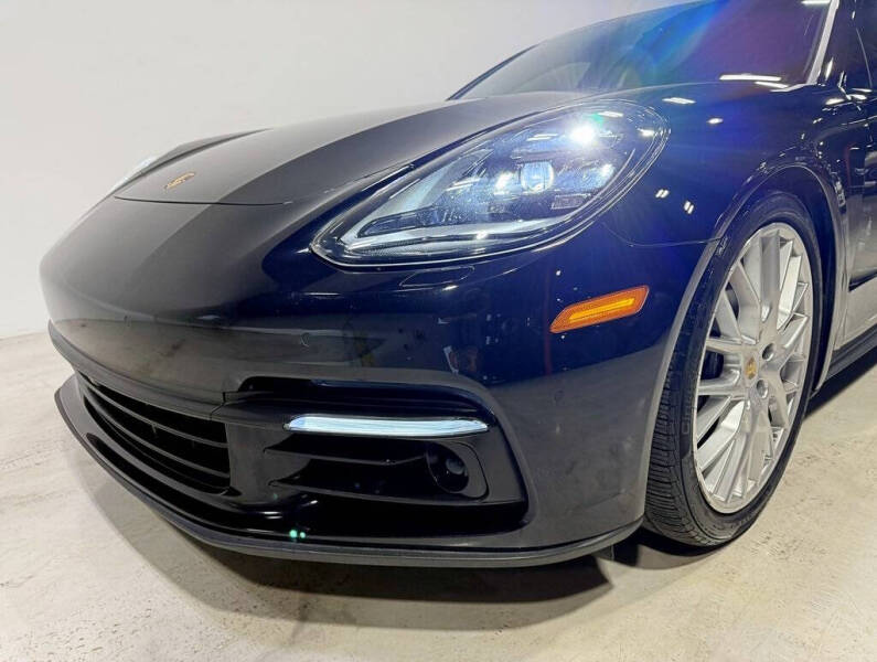 2018 Porsche Panamera 4