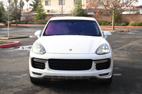 2016 Porsche Cayenne GTS