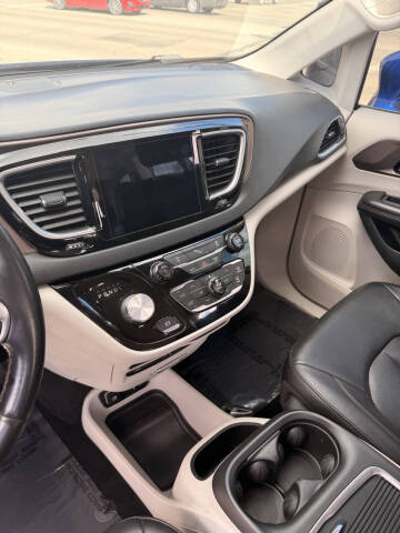 2018 Chrysler Pacifica Touring L Plus