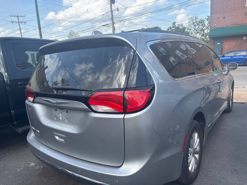 2017 Chrysler Pacifica Touring-L