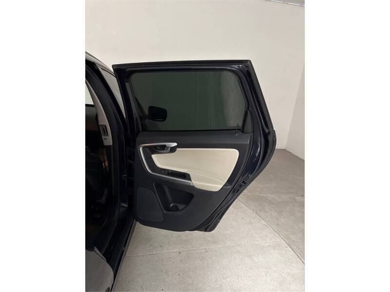 2017 Volvo XC60 T6 Dynamic