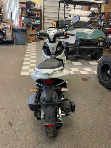 2025 ZNEN R9