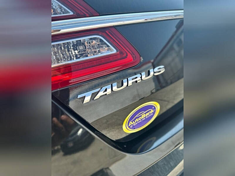 2014 Ford Taurus SEL