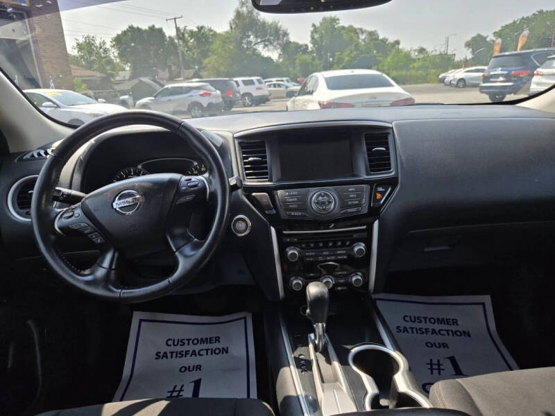 2020 Nissan Pathfinder SV