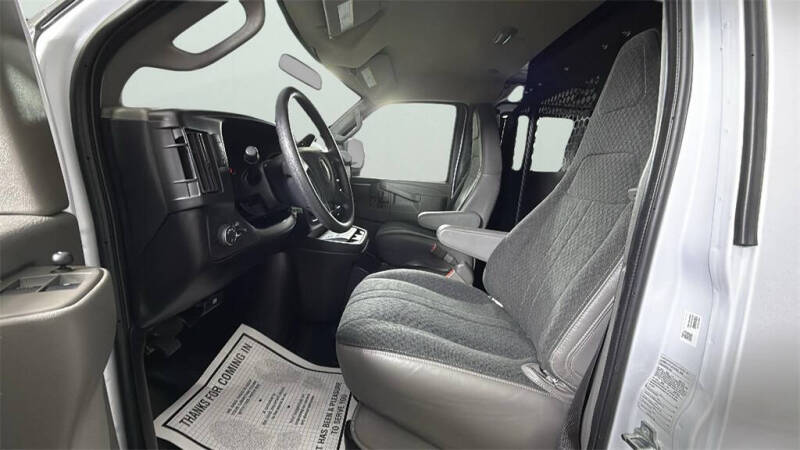 2024 Chevrolet Express 2500