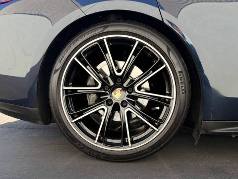 2018 Porsche Panamera 4S