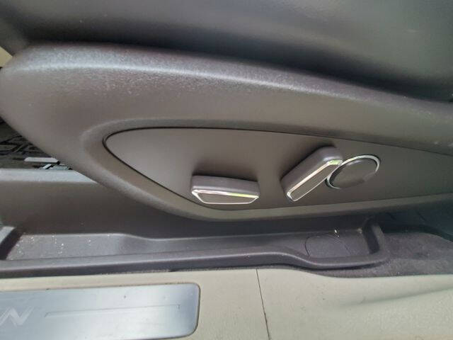 2016 Lincoln MKC Select