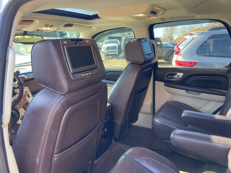 2013 Cadillac Escalade Platinum Edition