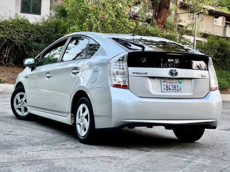2010 Toyota Prius III