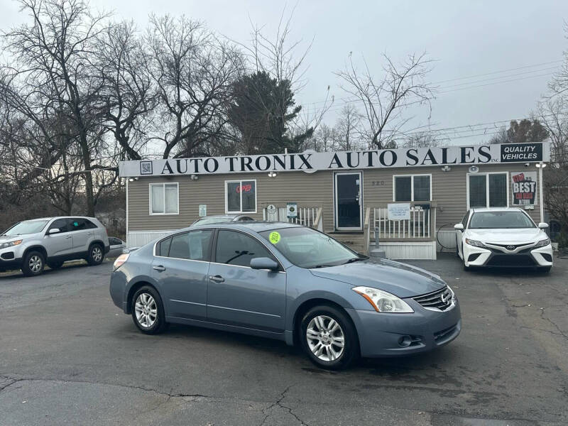 2011 Nissan Altima S photo 2