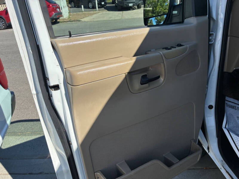 2003 Ford E-Series E-350 SD XLT