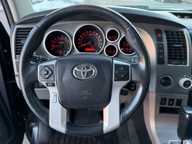 2016 Toyota Sequoia SR5