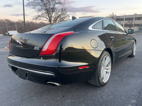 2016 Jaguar XJL Portfolio