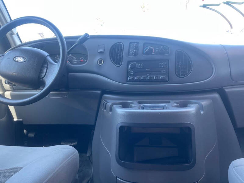 2005 Ford E-Series