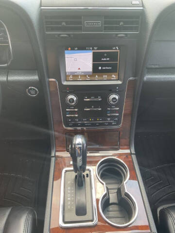 2017 Lincoln Navigator Select