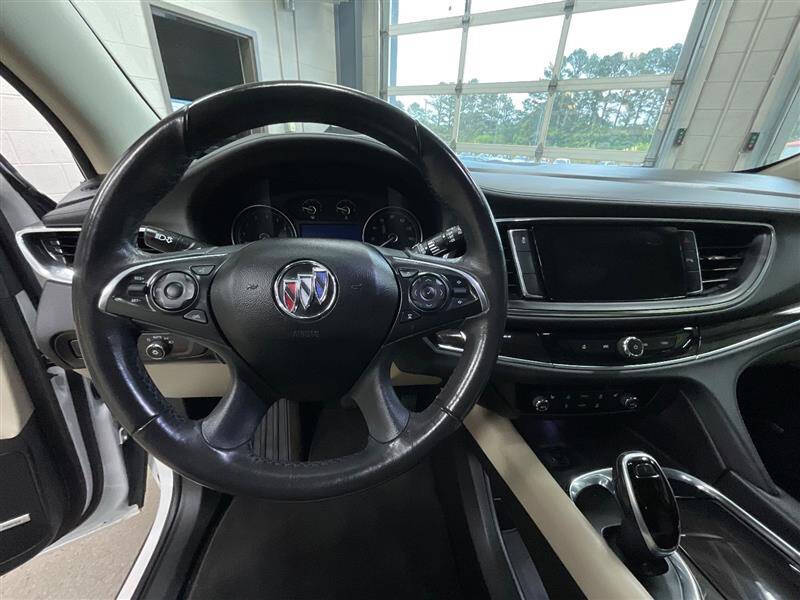 2020 Buick Enclave Essence