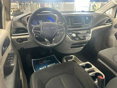 2017 Chrysler Pacifica LX