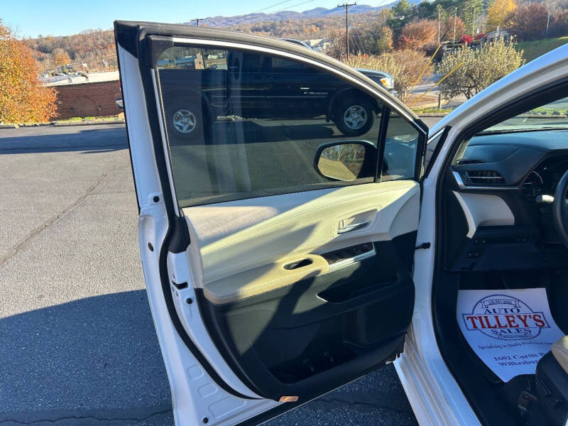 2022 Toyota Sienna XLE 8-Passenger