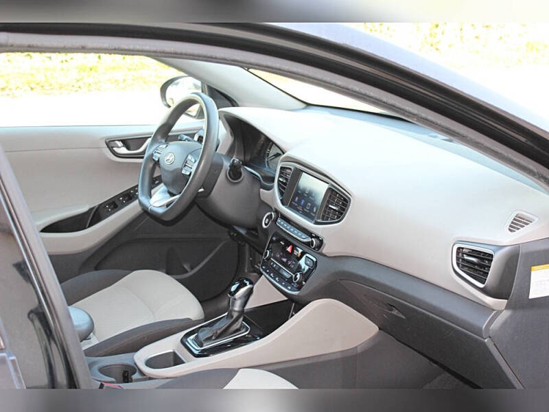 2017 Hyundai Ioniq Hybrid Blue