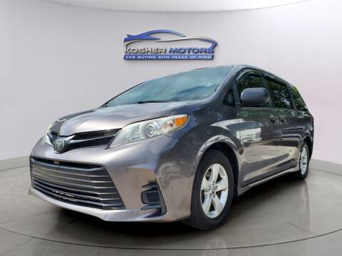 2019 Toyota Sienna for sale at Kosher Motors in Hollywood FL
