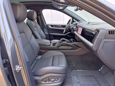 2024 Porsche Cayenne E-Hybrid Coupe