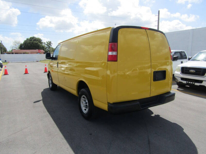 2017 Chevrolet Express 2500