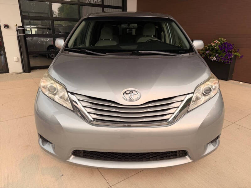 2017 Toyota Sienna LE 7-Passenger