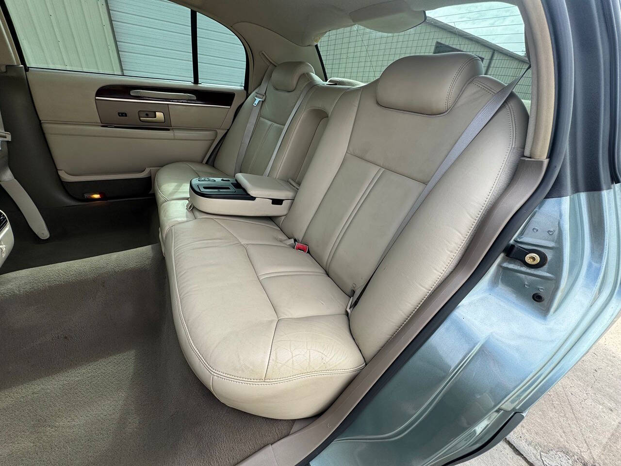 2004 Lincoln Town Car for sale at Carnival Car Company in Victoria, TX