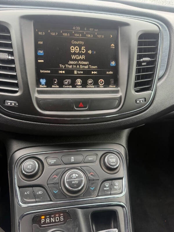 2015 Chrysler 200 S