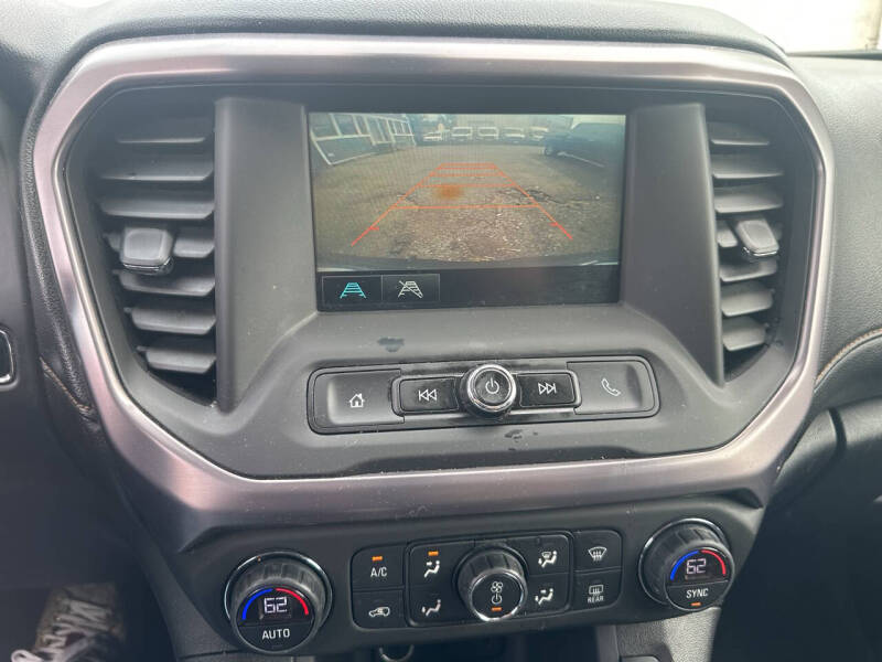 2017 GMC Acadia SLE-2